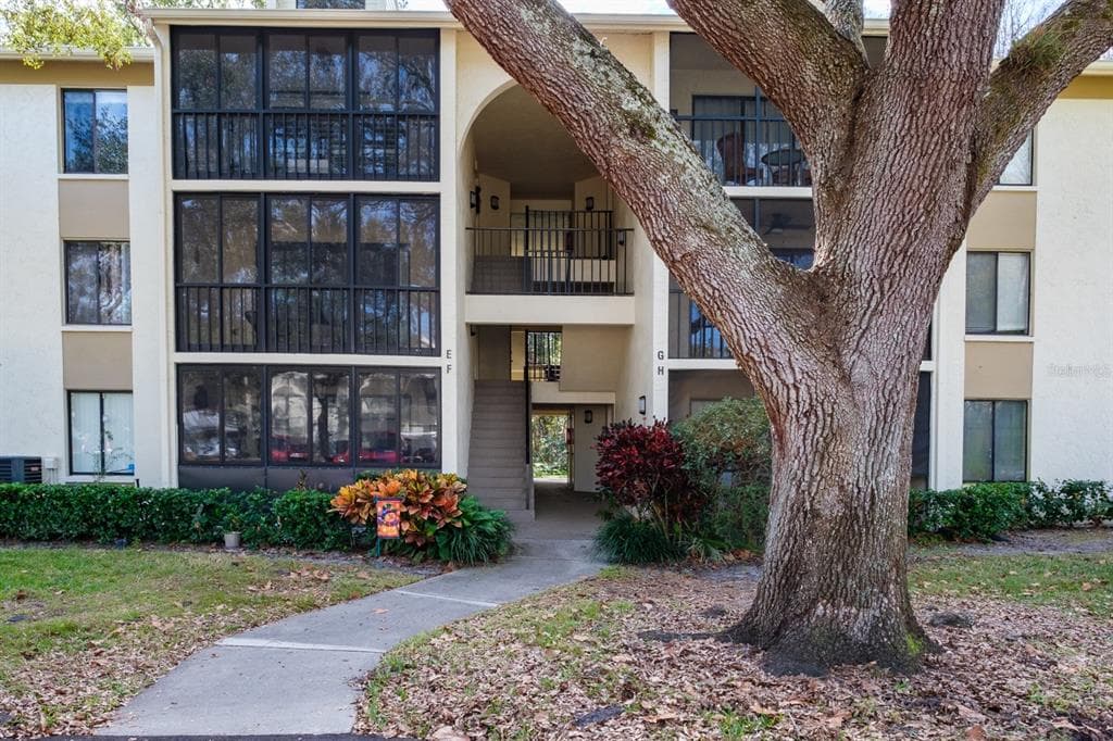 1398 SHADY PINE WAY UNIT E3 TARPON SPRINGS, FL 34688