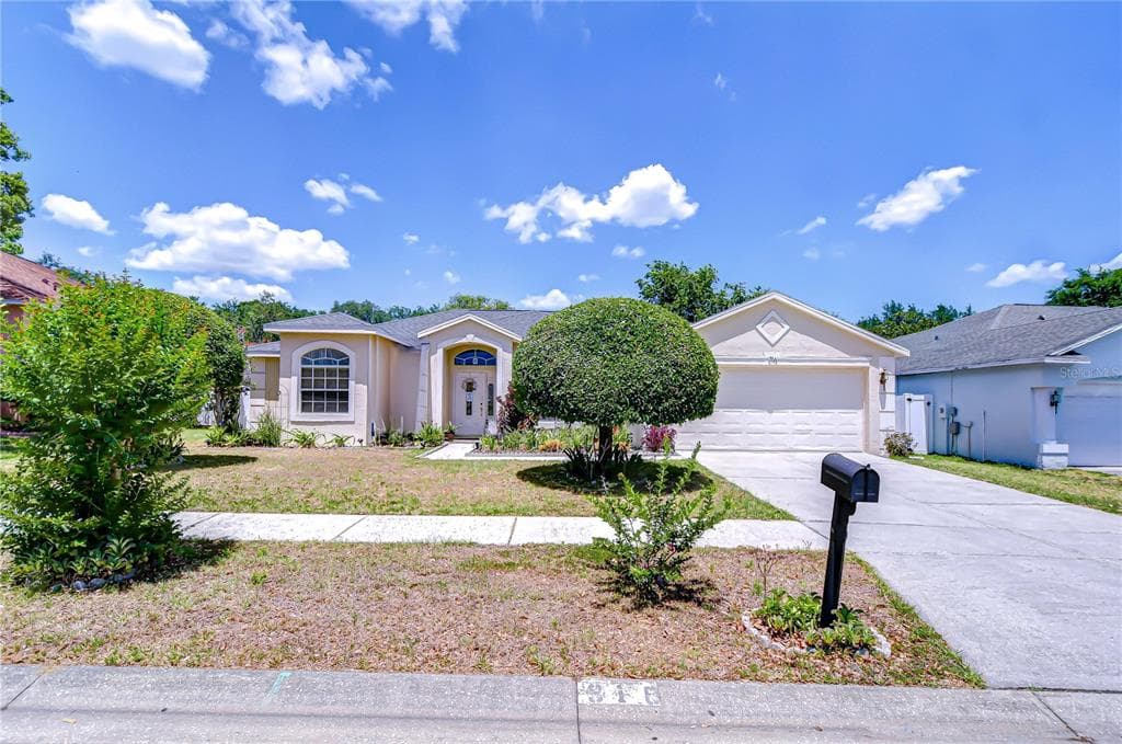 316 CRYSTAL GOBLET COURT VALRICO, FL 33594