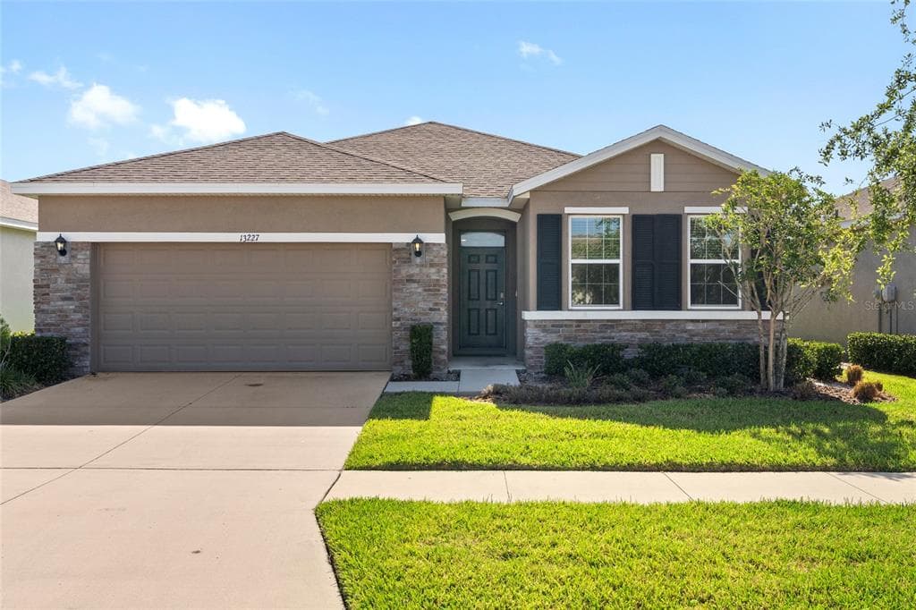 13227 WATERLEAF GARDEN CIRCLE RIVERVIEW, FL 33579