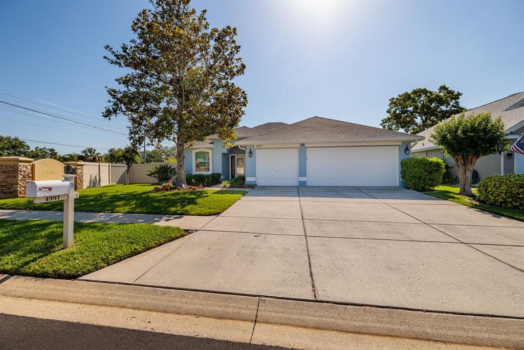 4997 W BREEZE CIRCLE PALM HARBOR, FL 34683