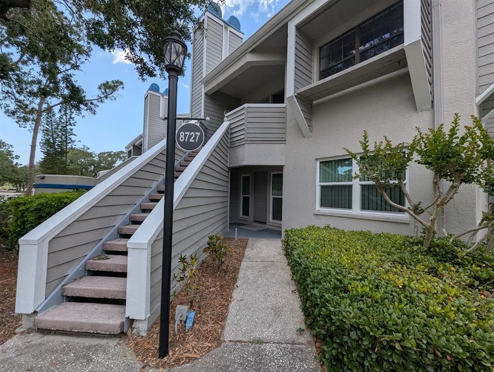 8727 BARDMOOR PLACE UNIT 103 SEMINOLE, FL 33777