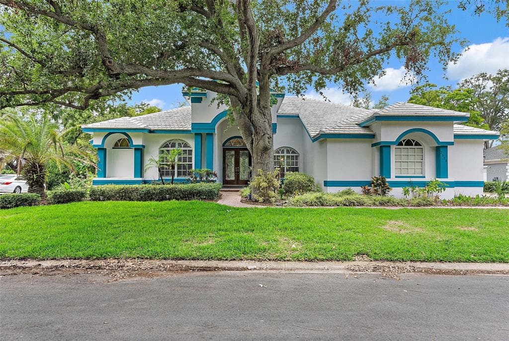 7314 HUNT CLUB LANE