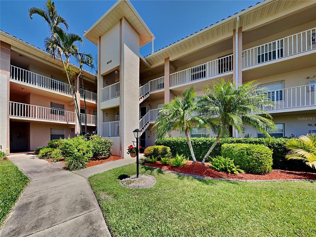 6505 STONE RIVER ROAD UNIT 104 BRADENTON, FL 34203