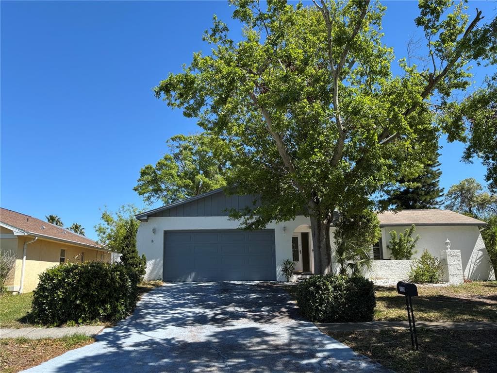 1129 FORBES TRACE TARPON SPRINGS, FL 34689