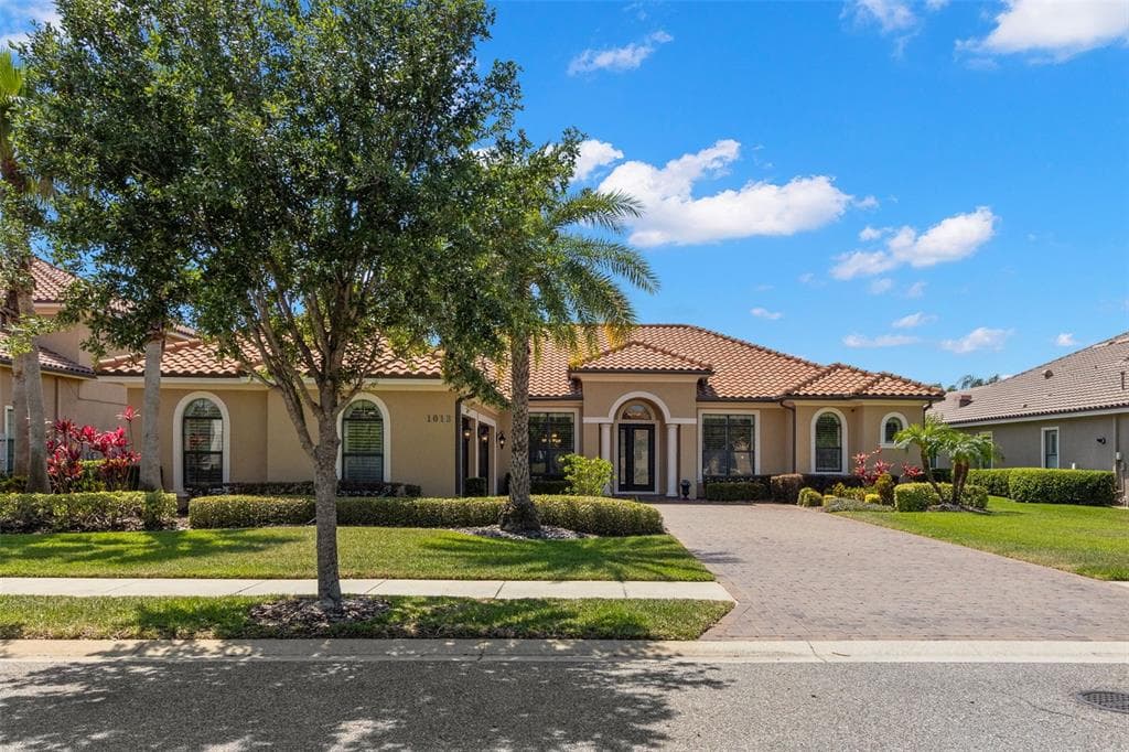 1013 STELLA VARA DRIVE LUTZ, FL 33548
