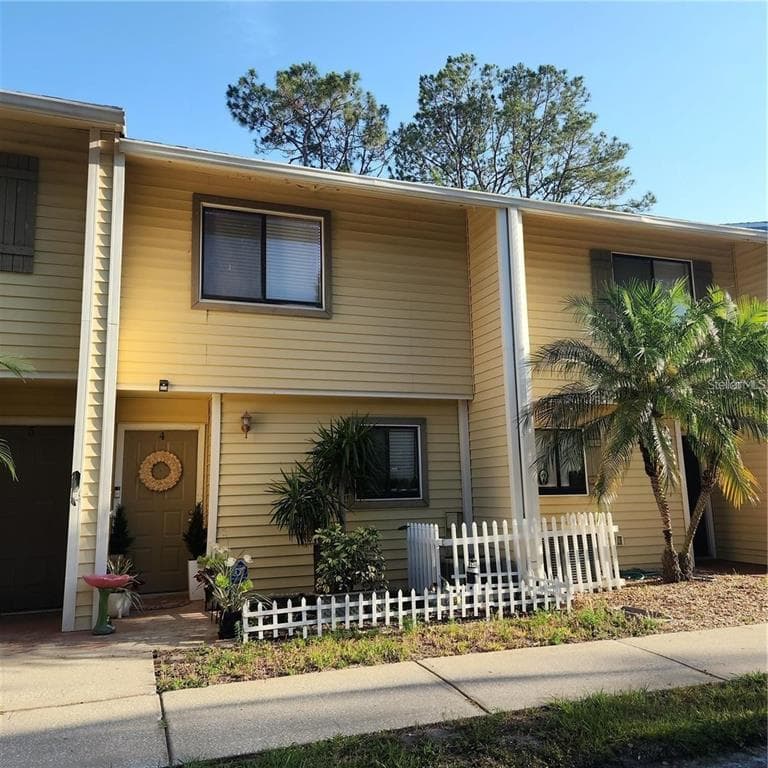 22630 GAGE LOOP UNIT 4 LAND O LAKES, FL 34639