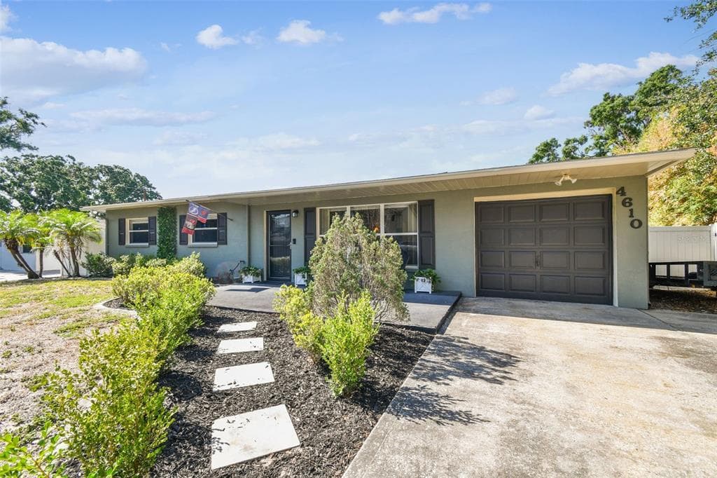 4610 W MCELROY AVENUE TAMPA, FL 33611