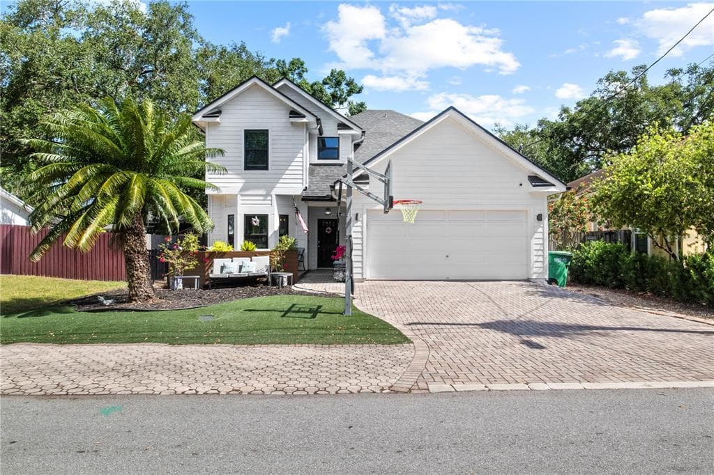 3221 W OAKELLAR AVENUE TAMPA, FL 33611