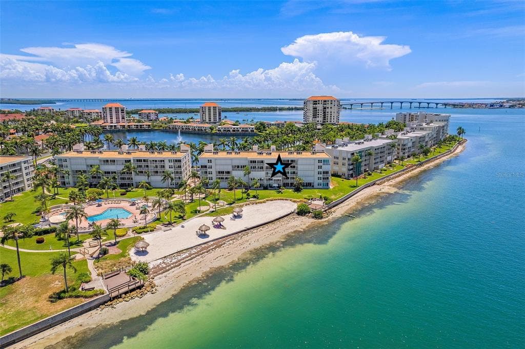 6081 BAHIA DEL MAR CIRCLE UNIT 452 ST PETERSBURG, FL 33715