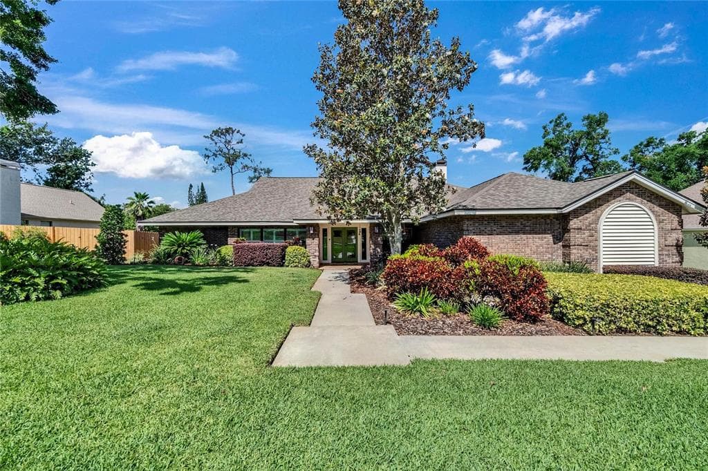 2428 OAK LANDING DRIVE BRANDON, FL 33511