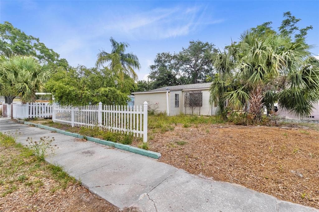 536 BRADDOCK STREET S ST PETERSBURG, FL 33707