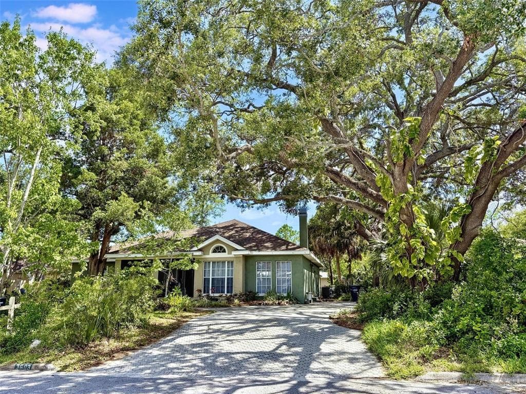 3603 E STERLING CIRCLE TAMPA, FL 33629