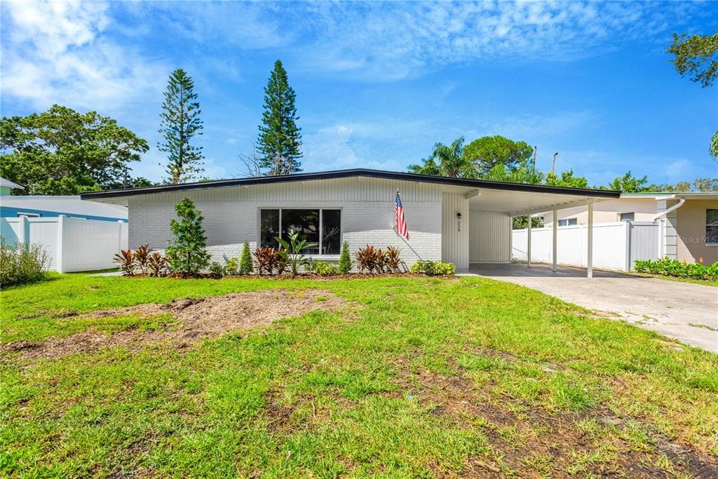 219 80TH AVENUE NE ST PETERSBURG, FL 33702
