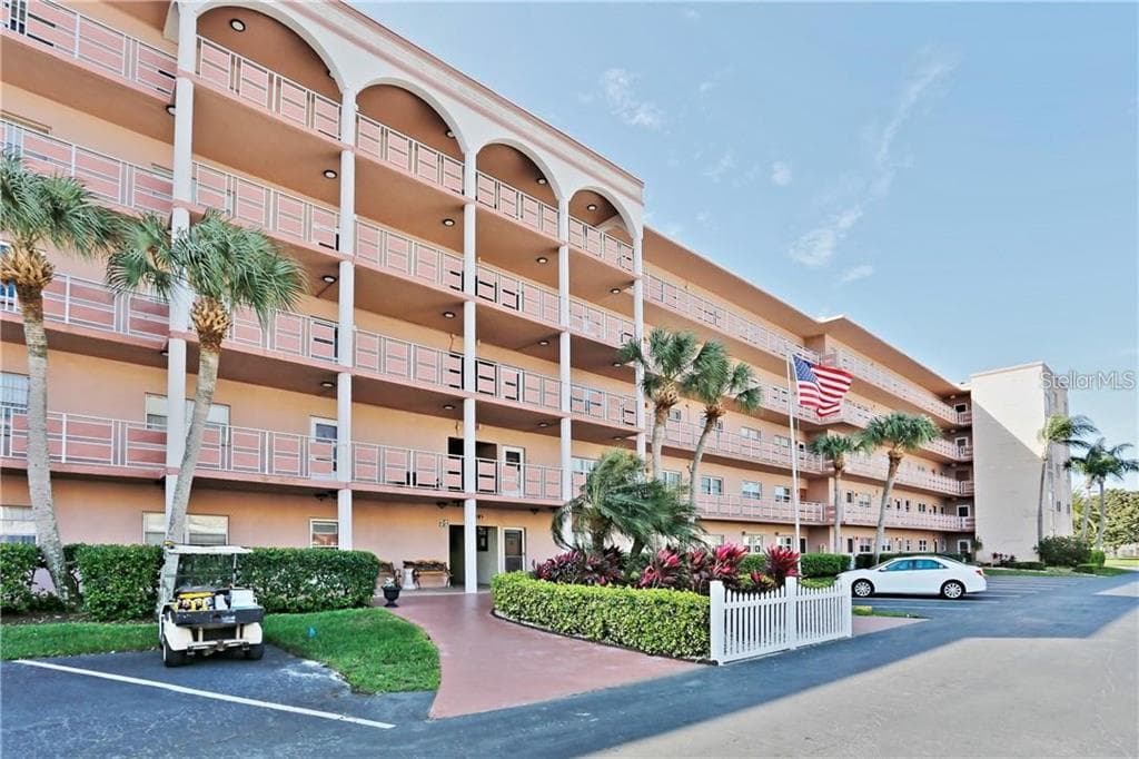 5521 80TH STREET N UNIT 110 ST PETERSBURG, FL 33709