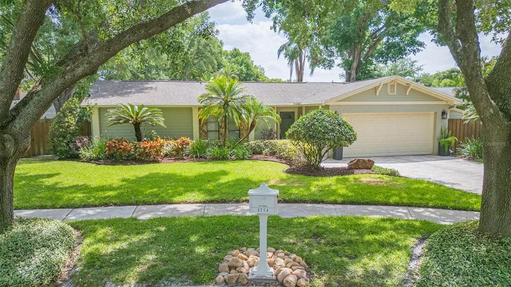 3714 VILLAGE ESTATES PLACE TAMPA, FL 33618