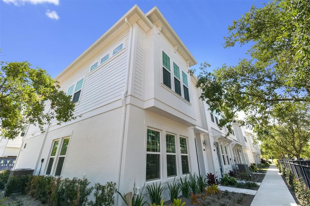 4717 W MCCOY STREET UNIT 2 TAMPA, FL 33616