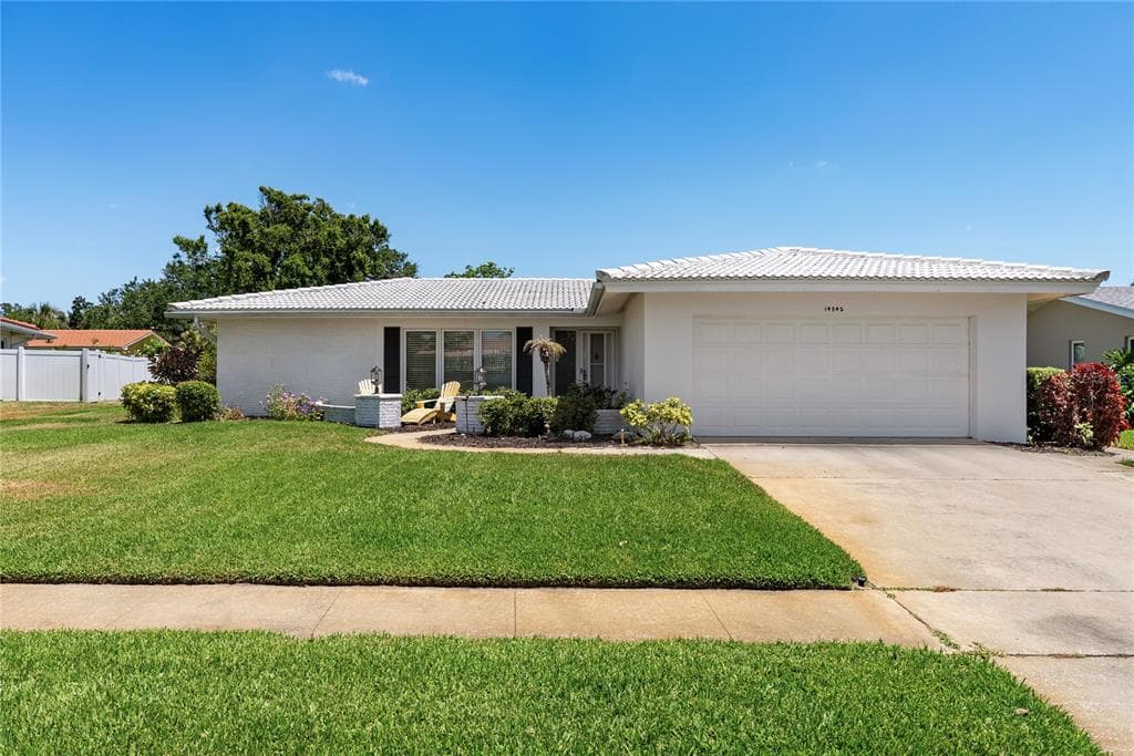 14542 ANCHORAGE CIRCLE SEMINOLE, FL 33776