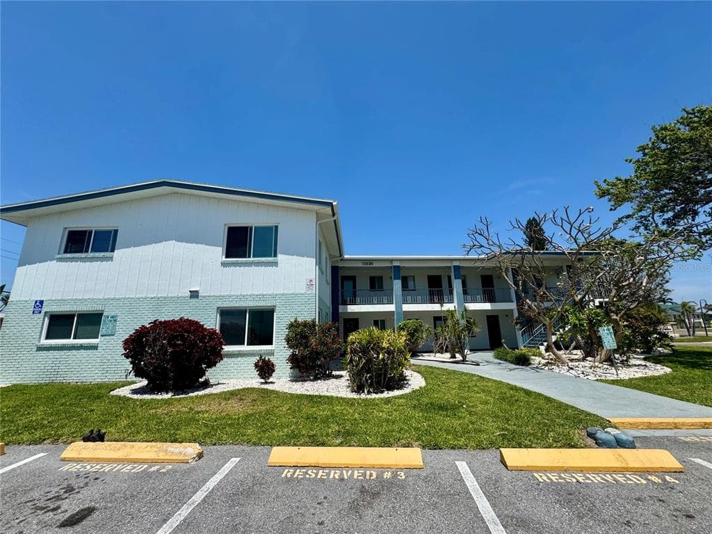11225 1ST STREET E TREASURE ISLAND, FL 33706