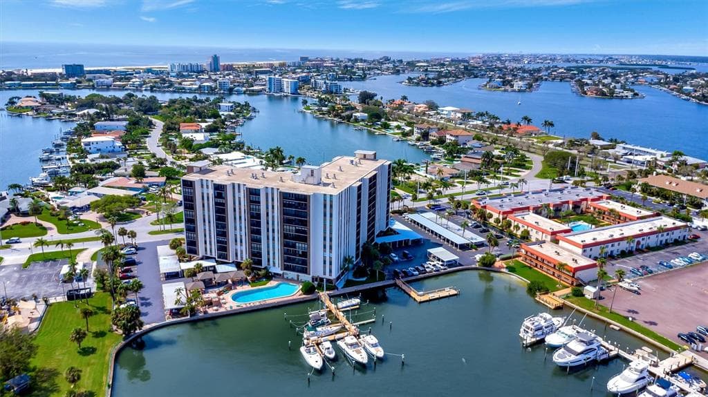 10355 PARADISE BOULEVARD UNIT 413 TREASURE ISLAND, FL 33706