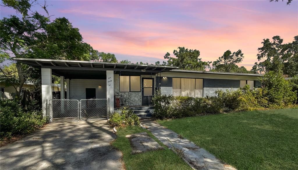 922 ALCAZAR WAY S ST PETERSBURG, FL 33705