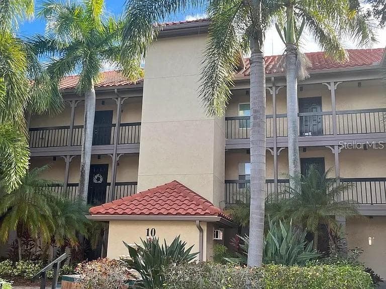 2400 FEATHER SOUND DRIVE UNIT 1036 CLEARWATER, FL 33762