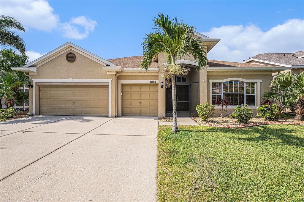 1843 MIRA LAGO CIR RUSKIN, FL 33570