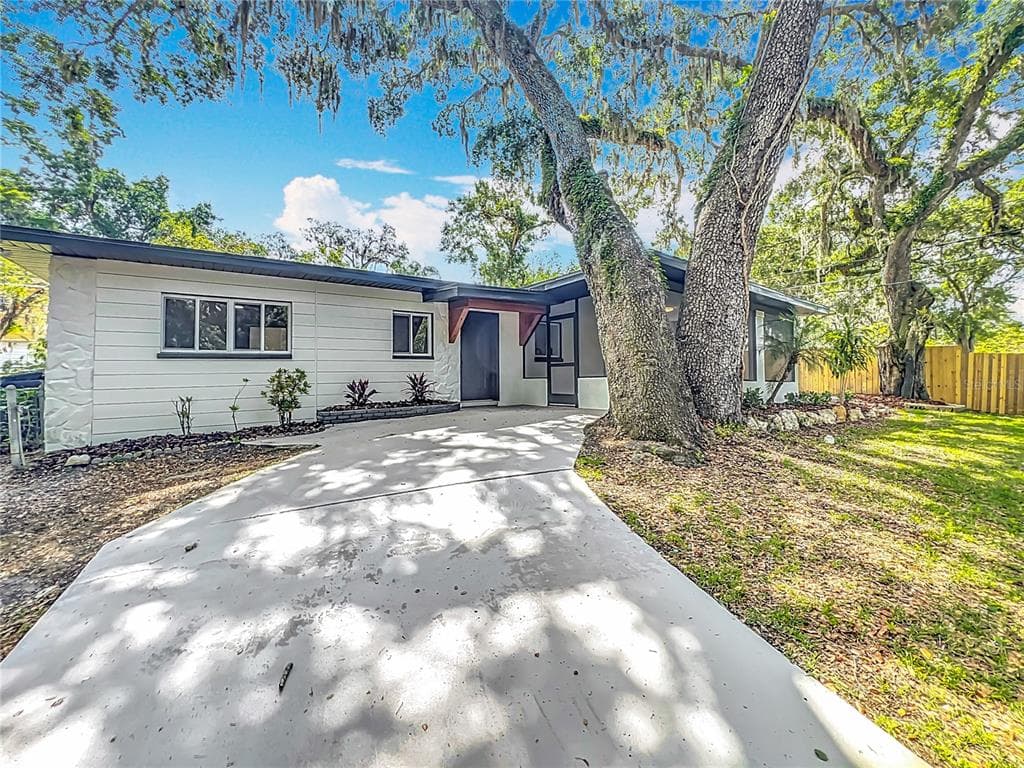 6901 N 19TH STREET TAMPA, FL 33610