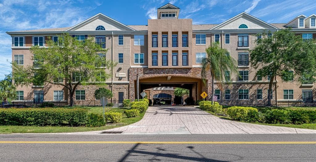 4221 W SPRUCE STREET UNIT 2422 TAMPA, FL 33607