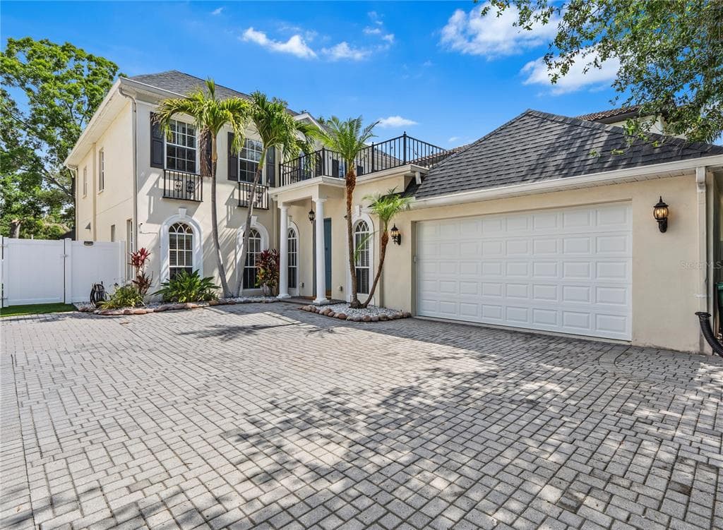 3117 W KNIGHTS AVENUE TAMPA, FL 33611
