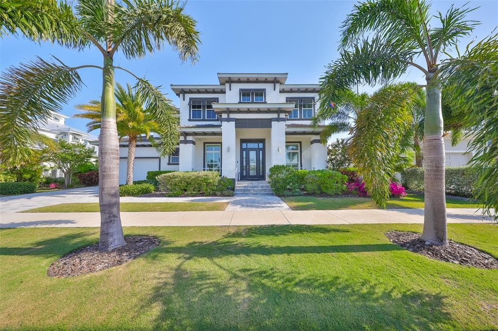 715 PINCKNEY DRIVE APOLLO BEACH, FL 33572