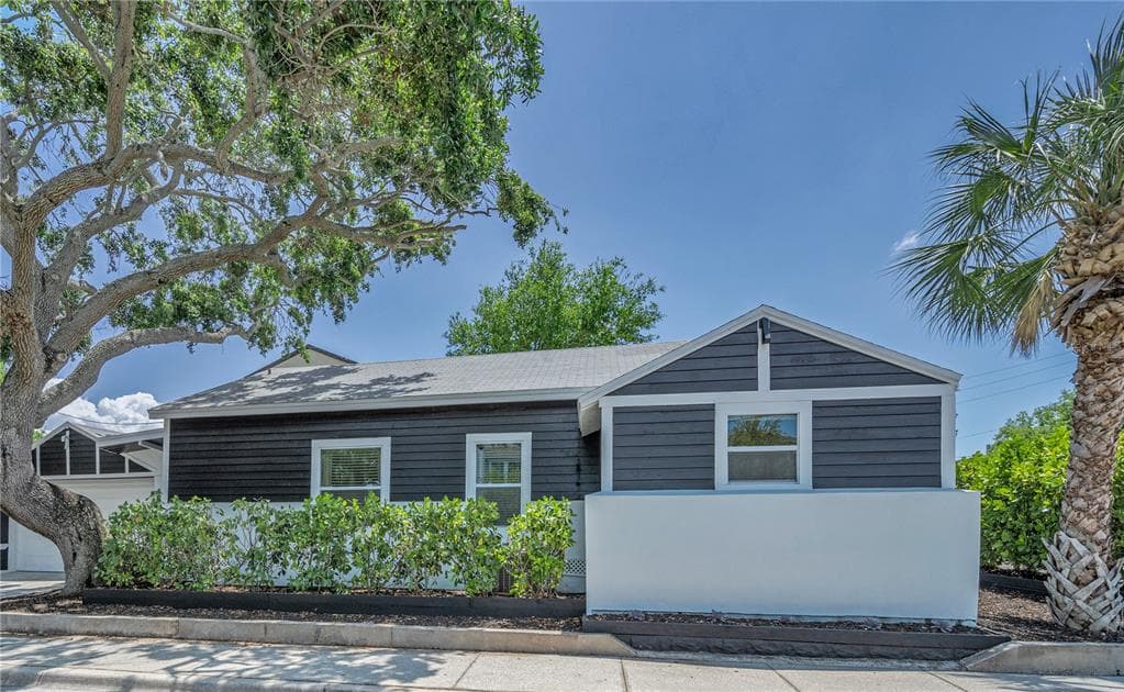 847 HIGHLAND STREET N ST PETERSBURG, FL 33701
