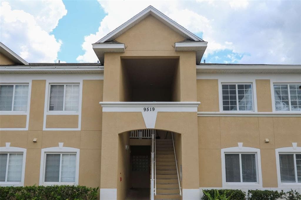 9519 NEWDALE WAY UNIT 102 RIVERVIEW, FL 33578