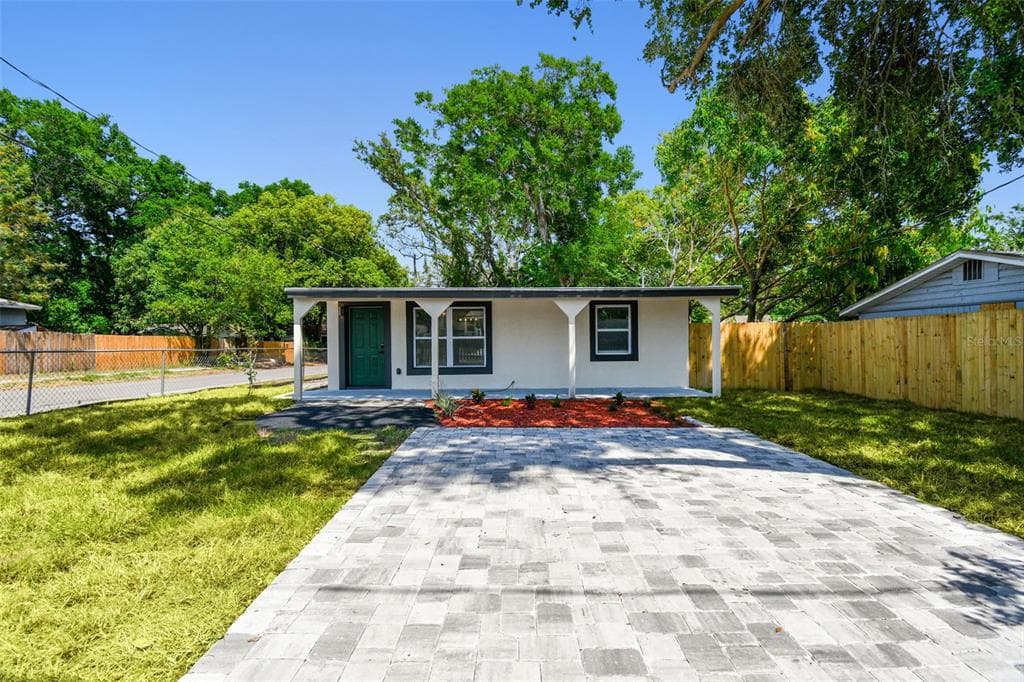 10011 N ANNETTE AVENUE TAMPA, FL 33612