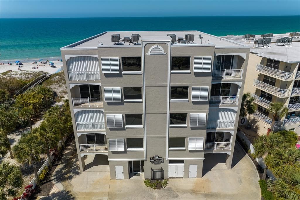 19600 GULF BOULEVARD UNIT 102 INDIAN SHORES, FL 33785