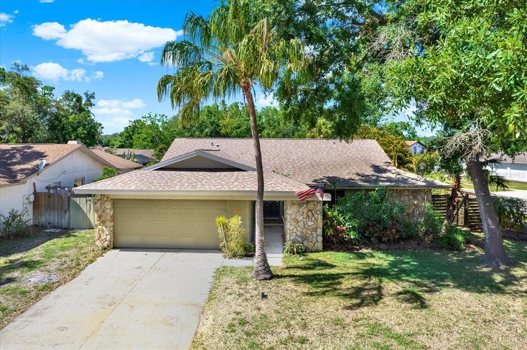 4101 HOLLOWTRAIL DRIVE TAMPA, FL 33624