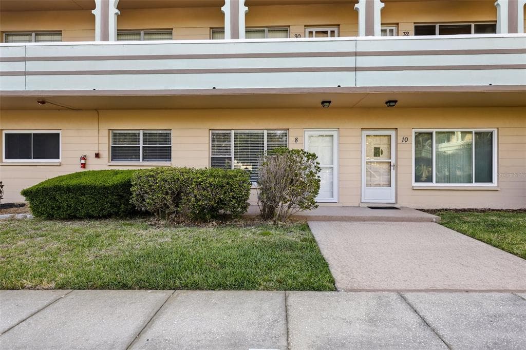 2286 NORWEGIAN DRIVE UNIT 8 CLEARWATER, FL 33763