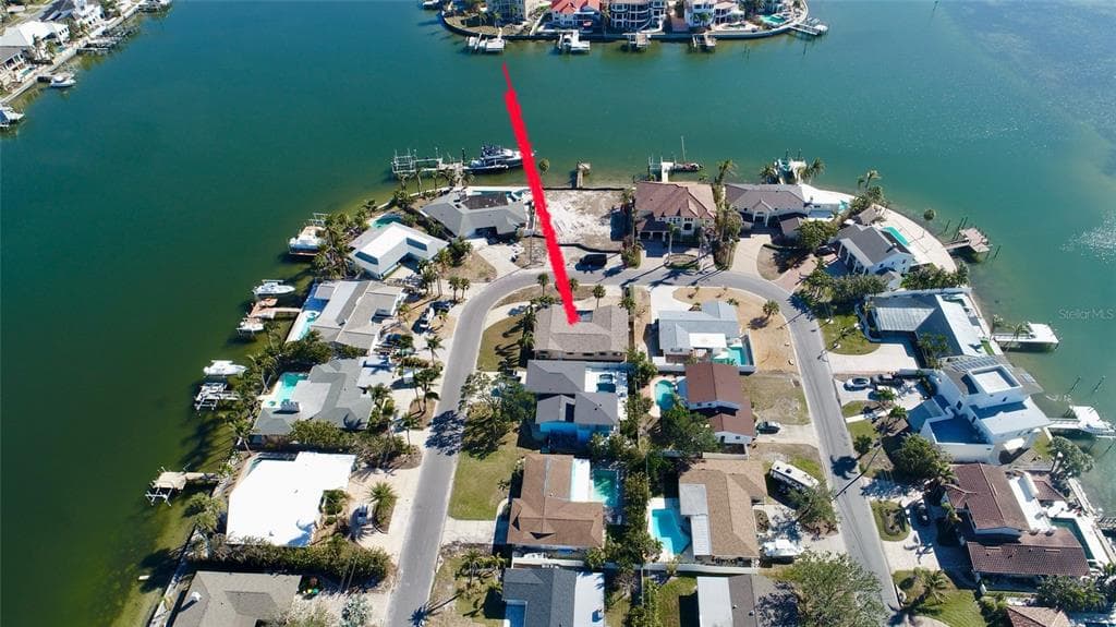 2015 DOLPHIN BOULEVARD S ST PETERSBURG, FL 33707