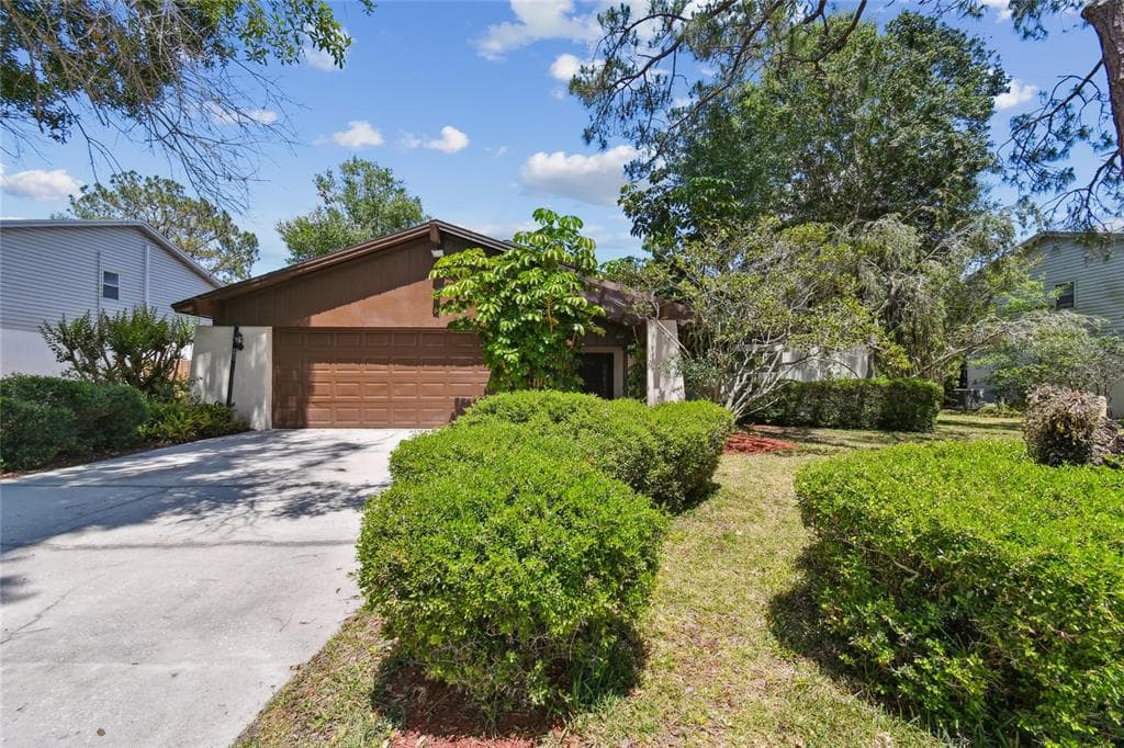16503 W COURSE DRIVE TAMPA, FL 33624