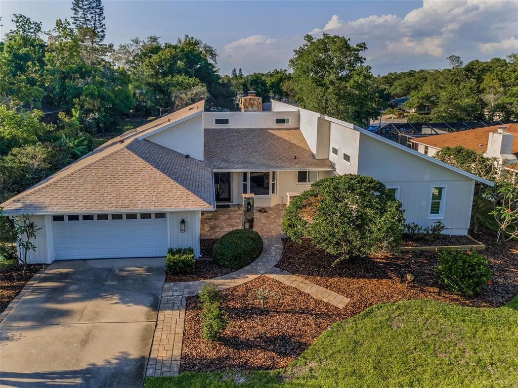 833 LAKESIDE TERRACE PALM HARBOR, FL 34683