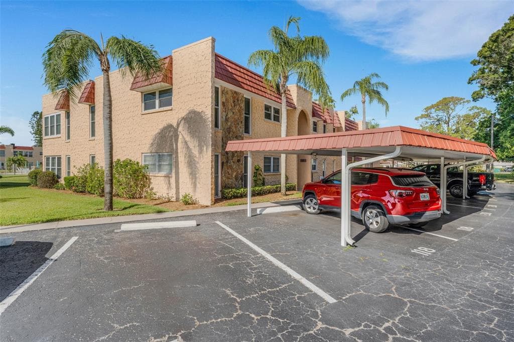 120 CEDARWOOD CIRCLE UNIT 120 SEMINOLE, FL 33777