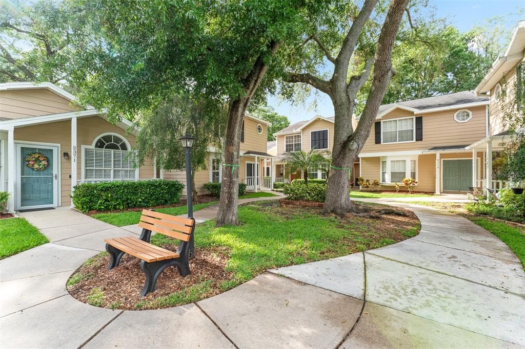 2373 HOUNDS TRAIL PALM HARBOR, FL 34683