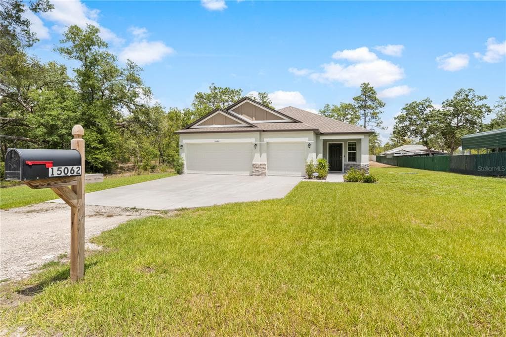 15062 HUMMINGBIRD ROAD WEEKI WACHEE, FL 34614