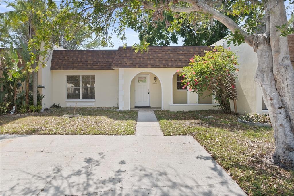 9922 86TH WAY SEMINOLE, FL 33777