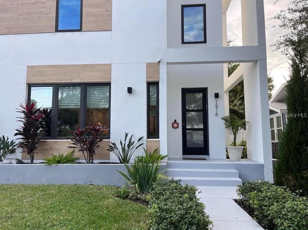 1916 W FIG STREET TAMPA, FL 33606