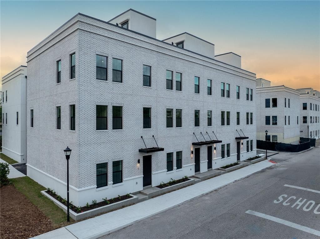 1218 E KAY STREET UNIT 2 TAMPA, FL 33602
