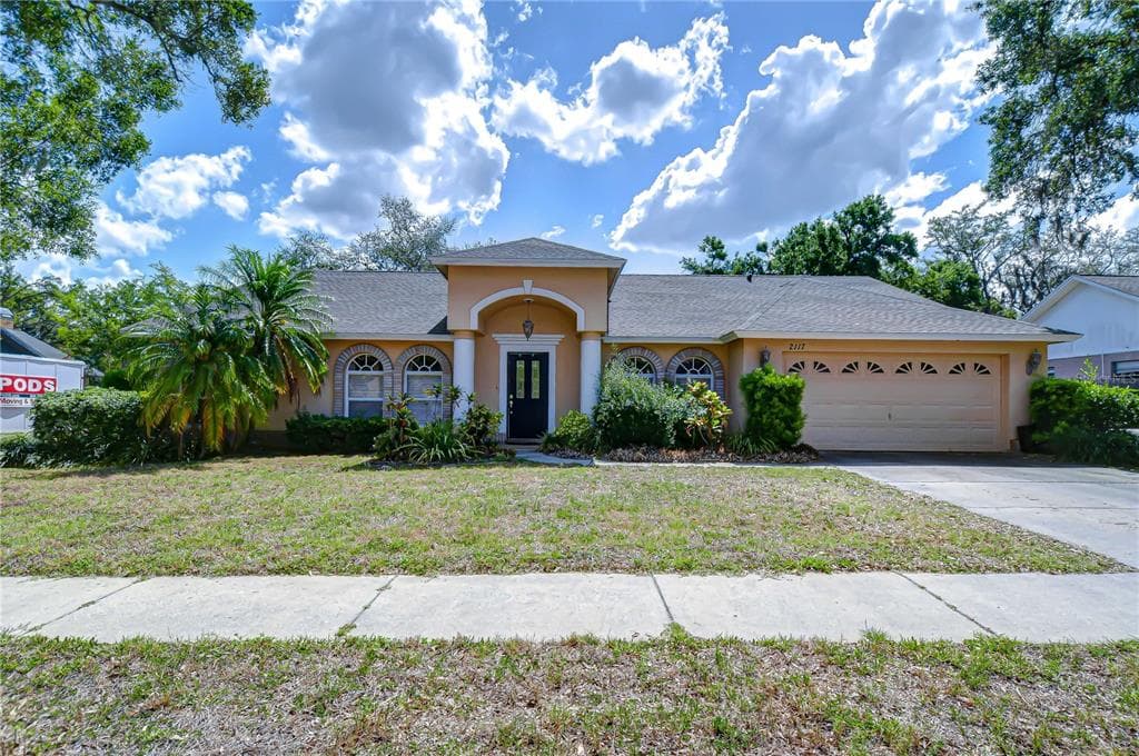 2117 LAINDALE PLACE VALRICO, FL 33596
