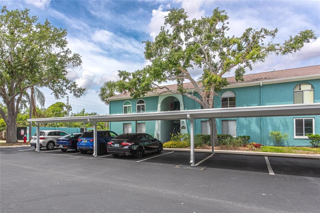 11404 2ND STREET N UNIT 3 ST PETERSBURG, FL 33716