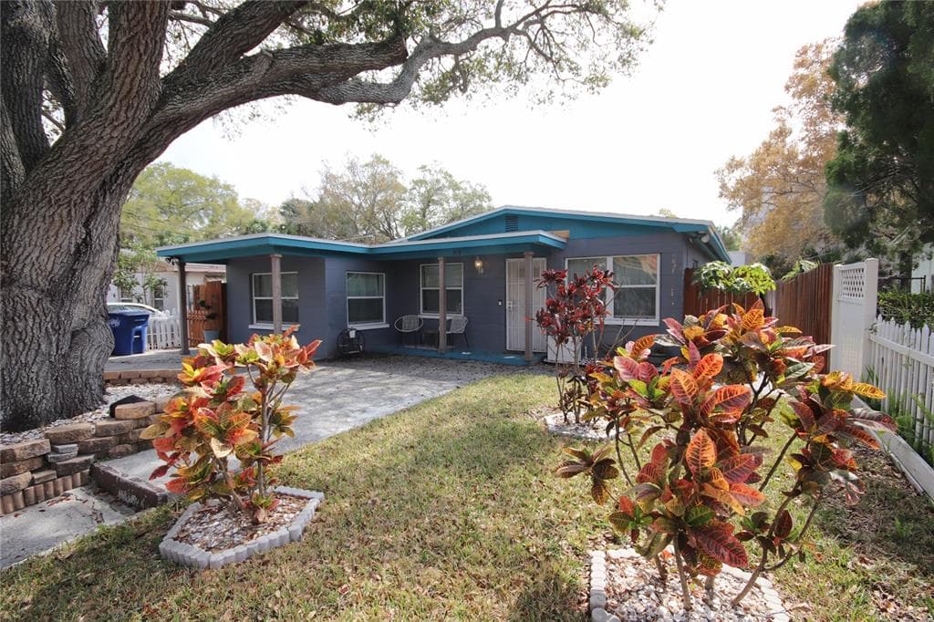 1918 W WALNUT STREET TAMPA, FL 33607