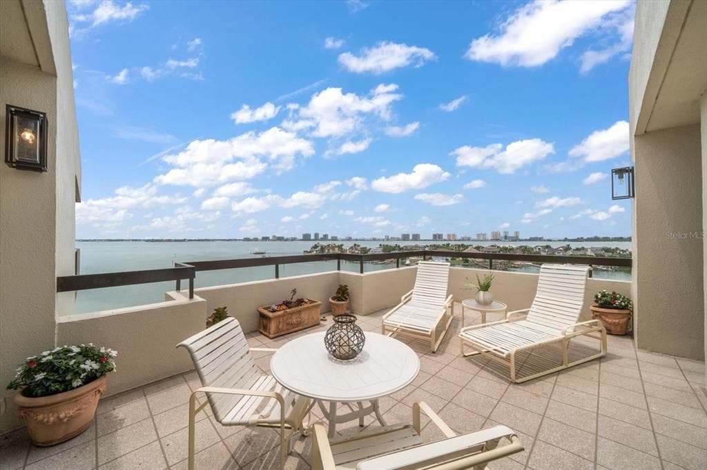 4 BELLEVIEW BOULEVARD UNIT 802 BELLEAIR, FL 33756