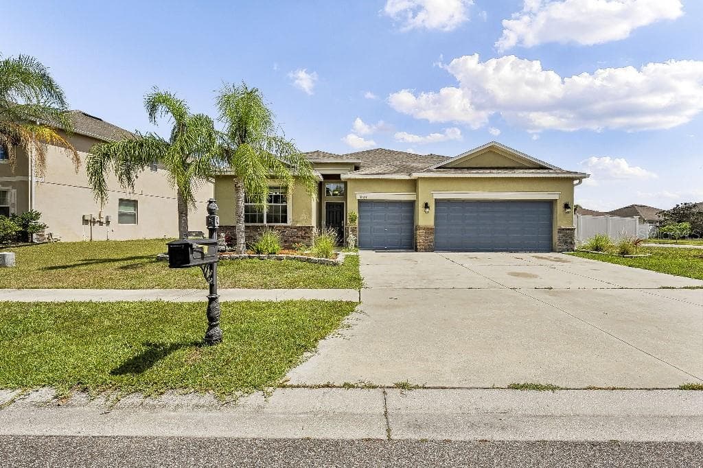 18677 MILTON KEYNES COURT LAND O LAKES, FL 34638